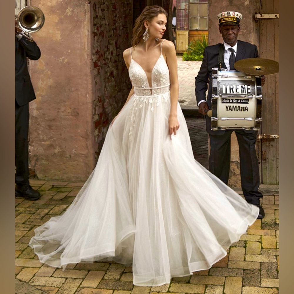 Vow’d Acappella Wedding Dress